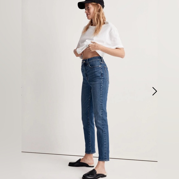 Madewell- The Perfect Vintage Jean in Manorford Wash: Instacozy Edition - Picture 2 of 13